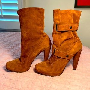 Stunning Tashkent by Cheyenne Suede Leather Booties - EUC
